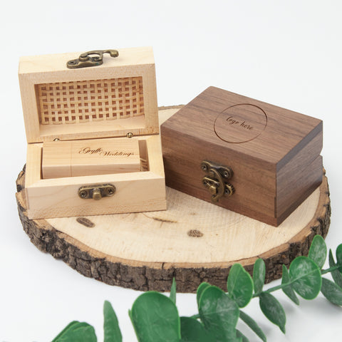 Dark and light bundles dark wood with engraved logo